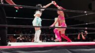 渡辺未詩が坂崎ユカと瑞希をまとめて投げ捨てる荒業を見せて瑞希をホイップしてからそのままジャイアントスイングする見たことない動きを見せる 「第3回“ふたりはプリンセス”Max Heartトーナメント」