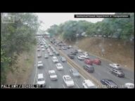 ハワイ全島に津波警報「破壊的な津波が到達する恐れがある」避難の渋滞始まる(2025年7月30日)