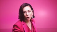 米倉涼子、吠える!「日本のスマホ代は高すぎる!」 楽天モバイル新イメージキャラクターに 新TVCM「カンタン申込篇」「余計な条件なし篇」